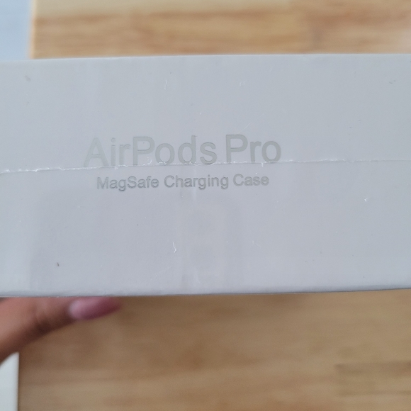 Airpods Pro - Picture 3 of 3